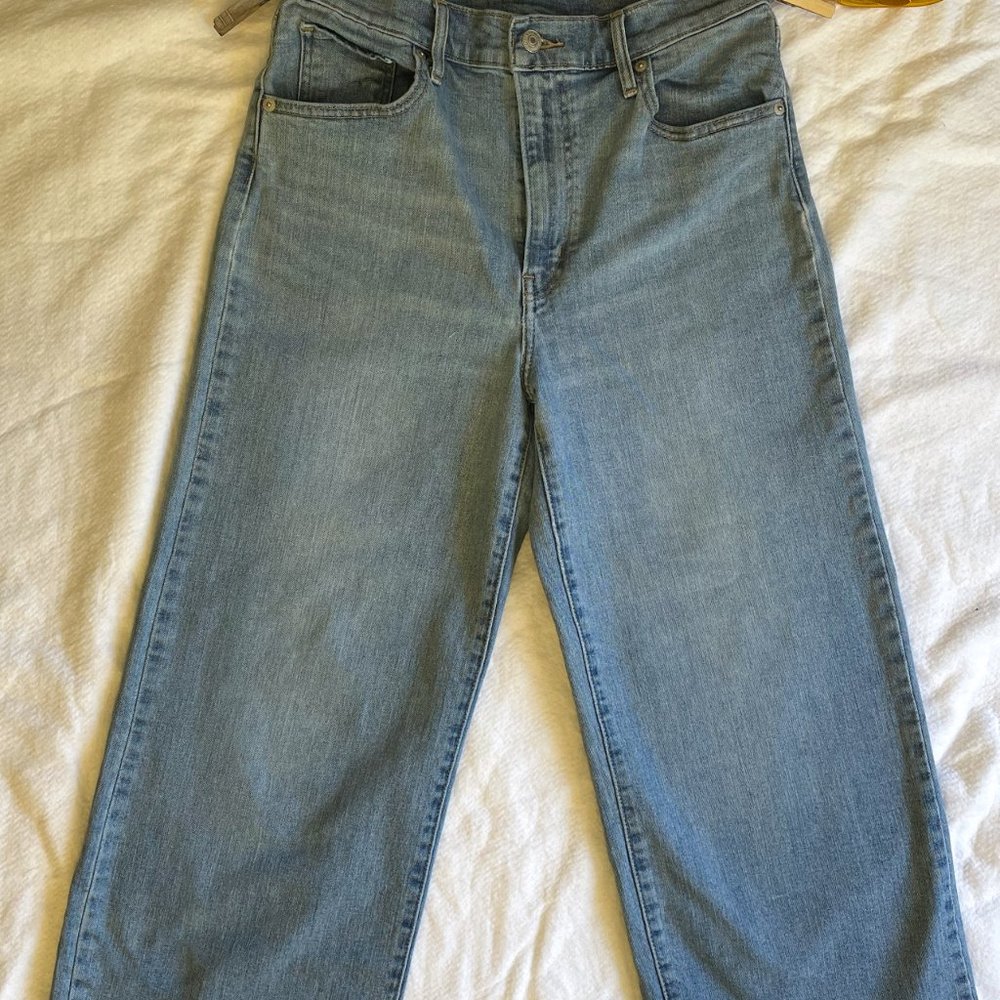 Cute, comfy wide leg Levis.
